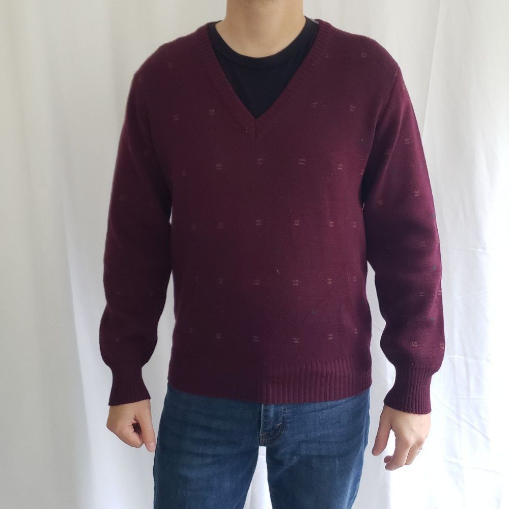 90s Burgundy Wool V Neck Sweater‎